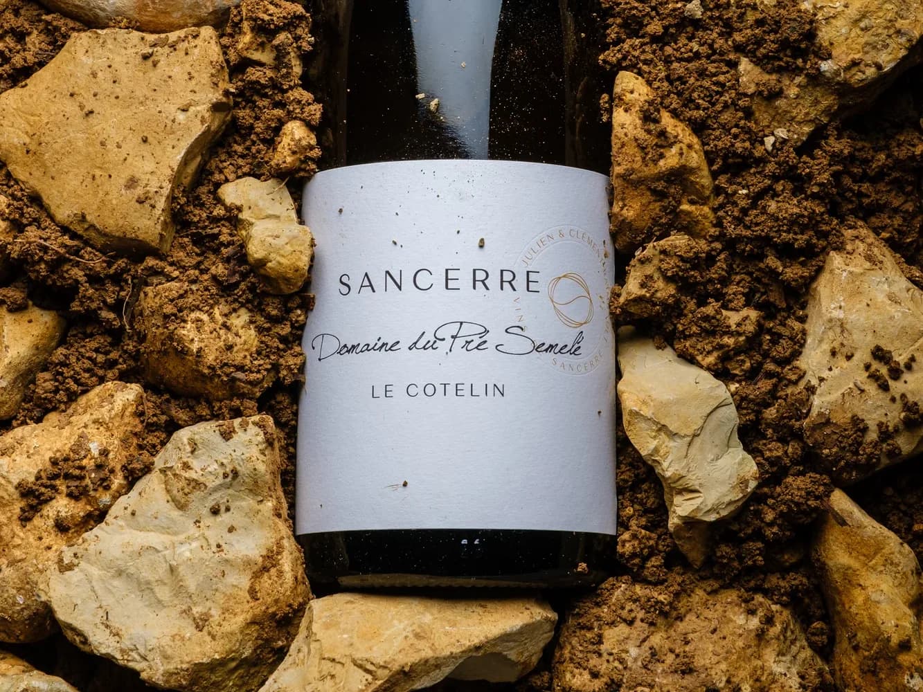 L'étiquette de la cuvée Le Cotelin, posée sur sa parcelle